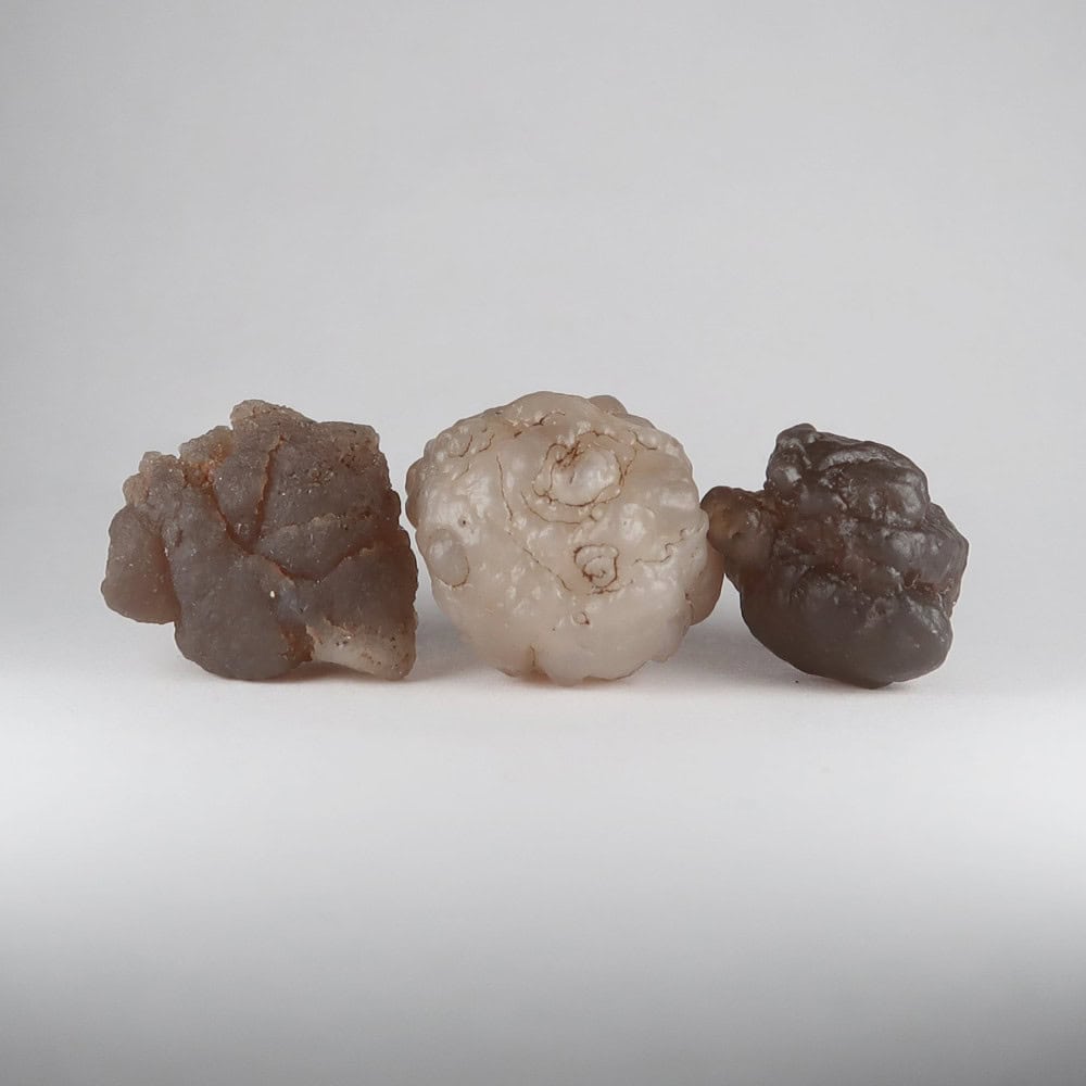 chalcedony specimens (black)