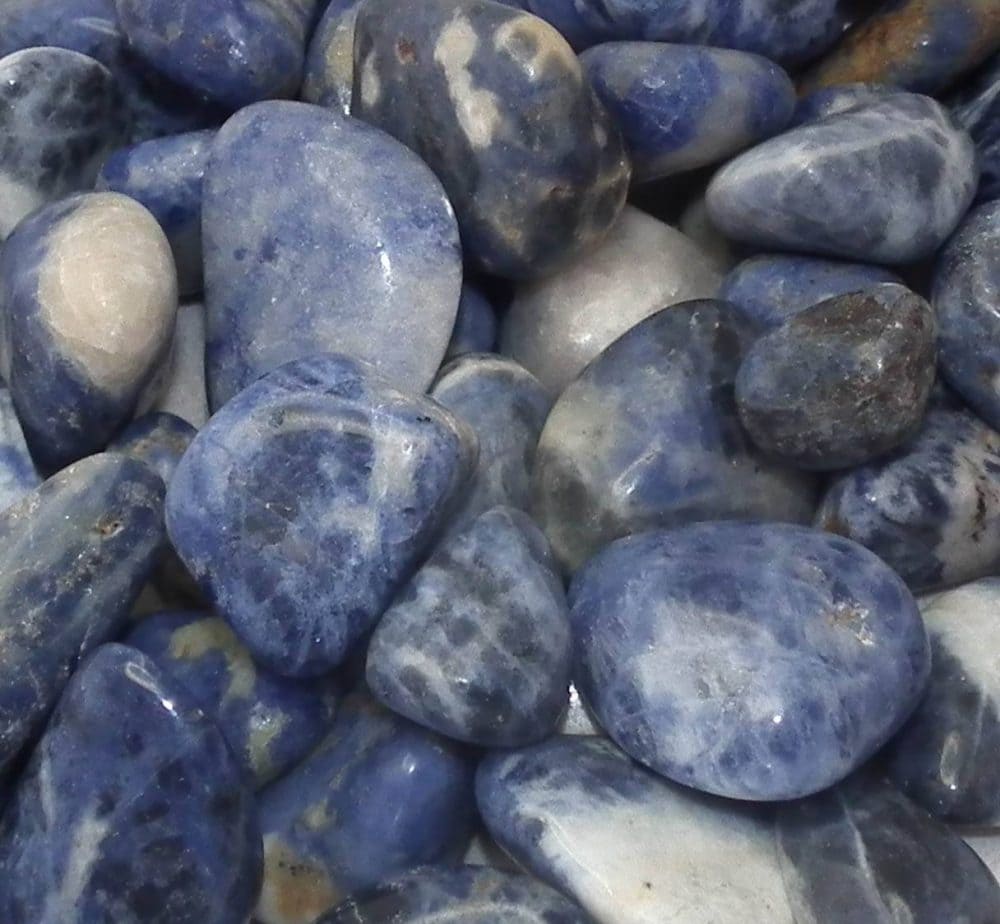 Small tumbled Sodalite pieces, 10-20MM
