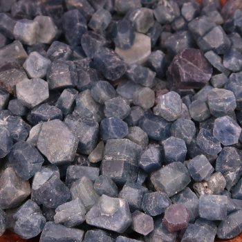corundum specimens / rough (blue/sapphire)