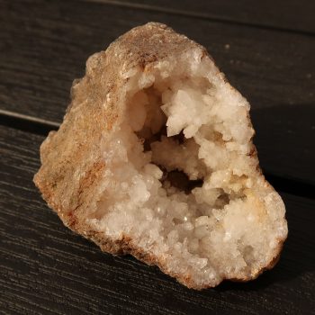 moroccan white quartz geode halves (12)