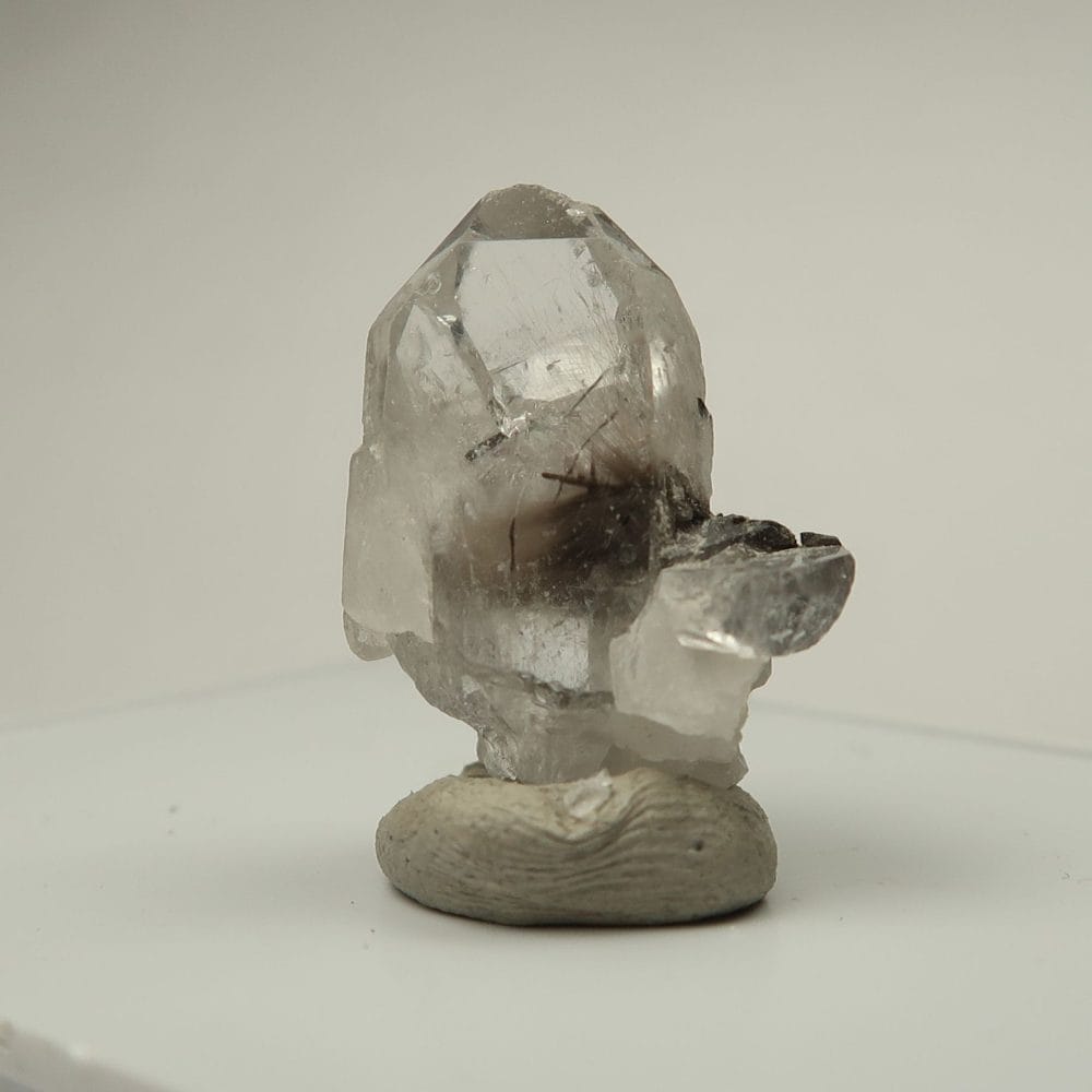 quartz with brookite inclusions