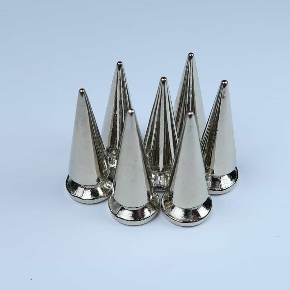 spiked metal studs with screw fittings 3