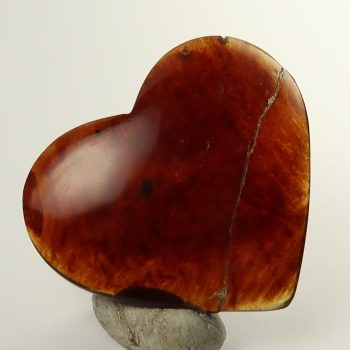 indonesian amber heart carving 20
