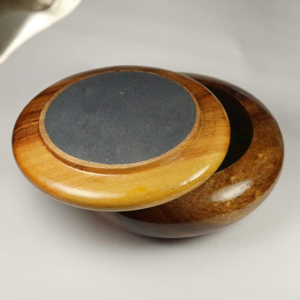 agate lidded boxes