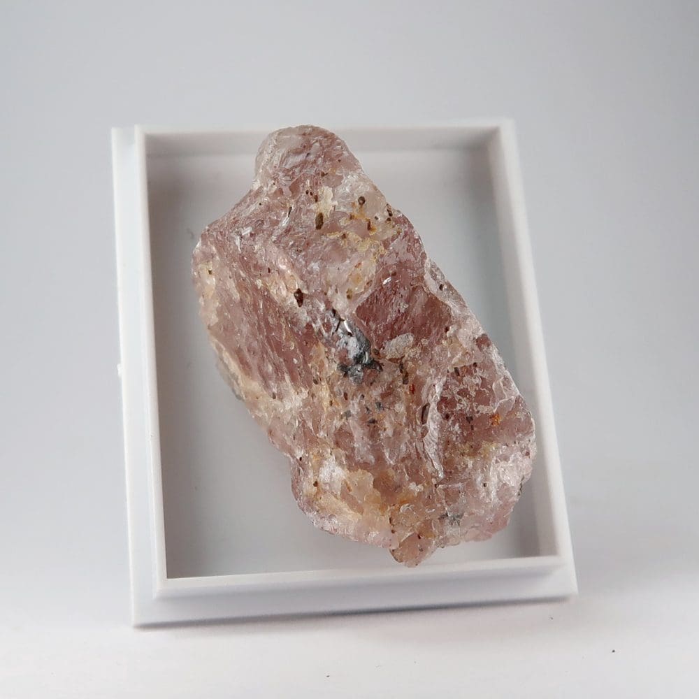 included quartz specimens ('hilutite')