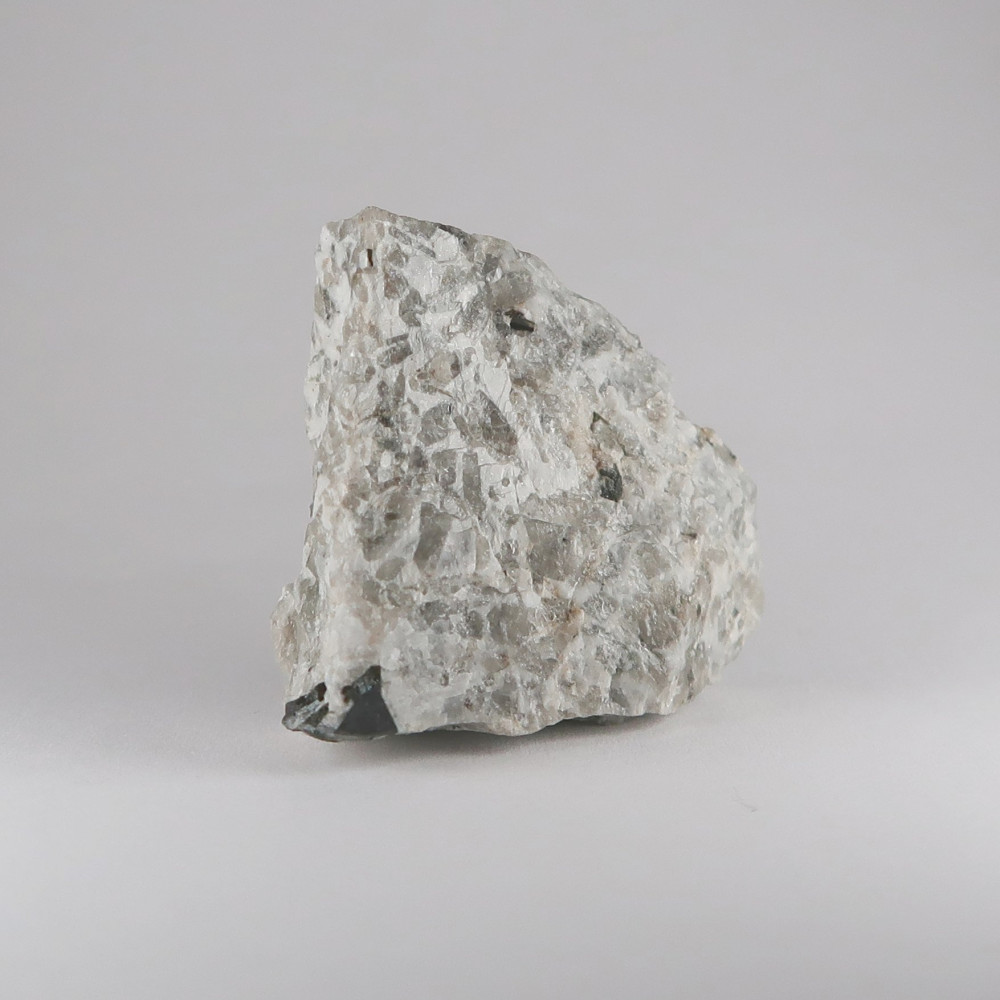 hackmanite from mont saint hilaire, canada