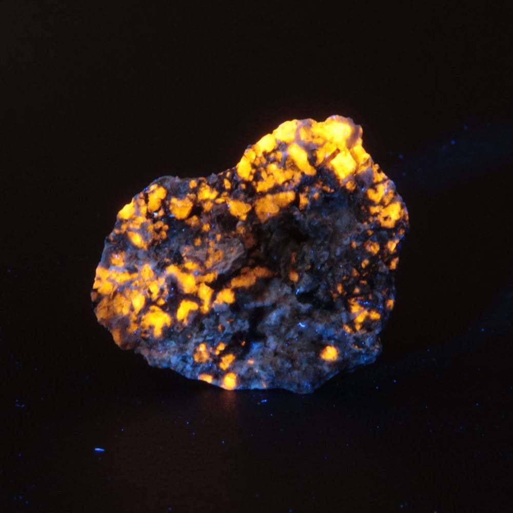 hackmanite from mont saint hilaire, canada