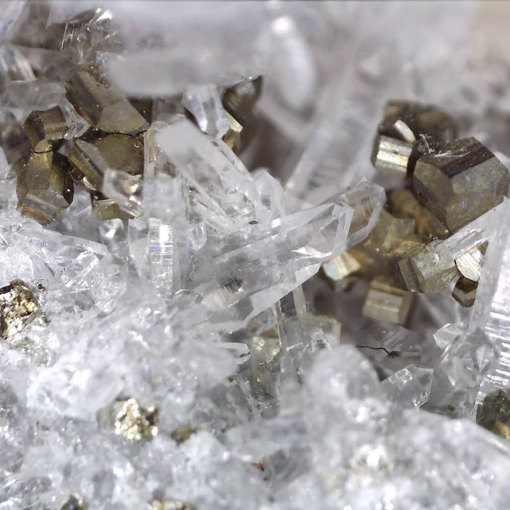 pyrite and quartz from huarón mining district, peru 12