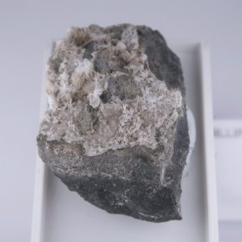 natrolite and phillipsite from láz hill mine, hungary