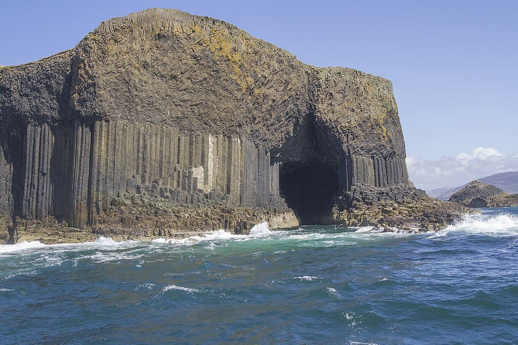 fingal's cave geograph.org.uk 5362823 Fingal's Cave by Malcolm Neal, CC BY-SA 2.0 , via Wikimedia Commons