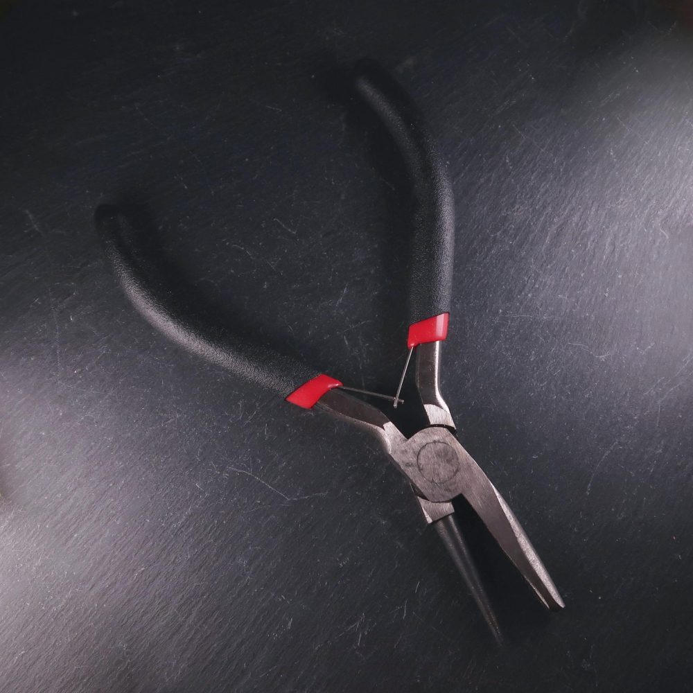 pliers round and concave nose
