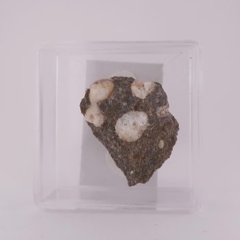 levyne and erionite from punta del aguila, lanzarote, spain