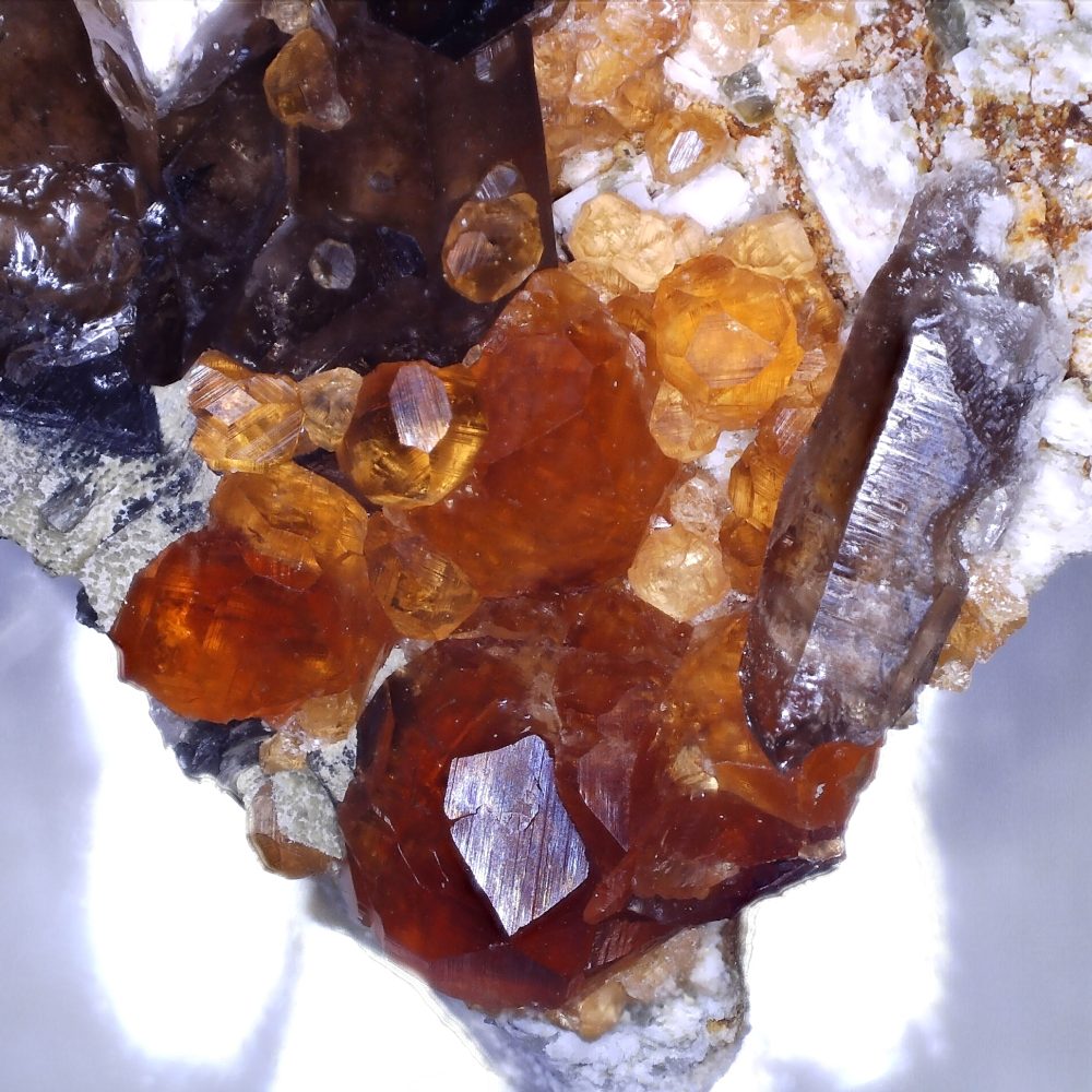 spessartine and smoky quartz from tongbei, china