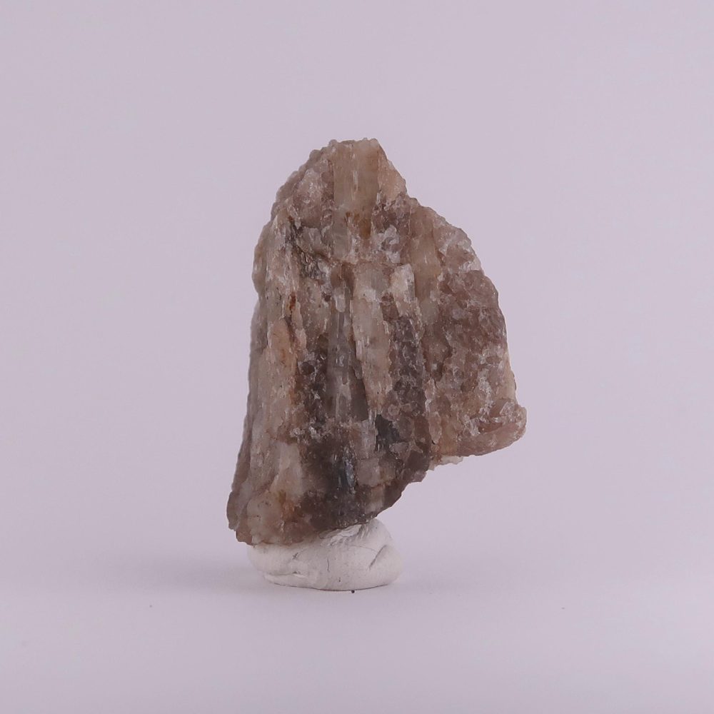 spodumene from lovozero massif, russia