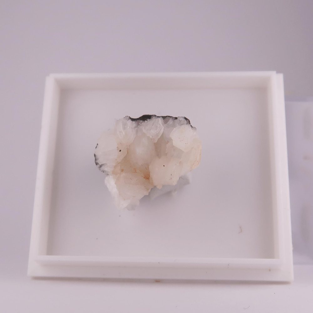 stilbite and stellerite from eskifjörður, iceland 
