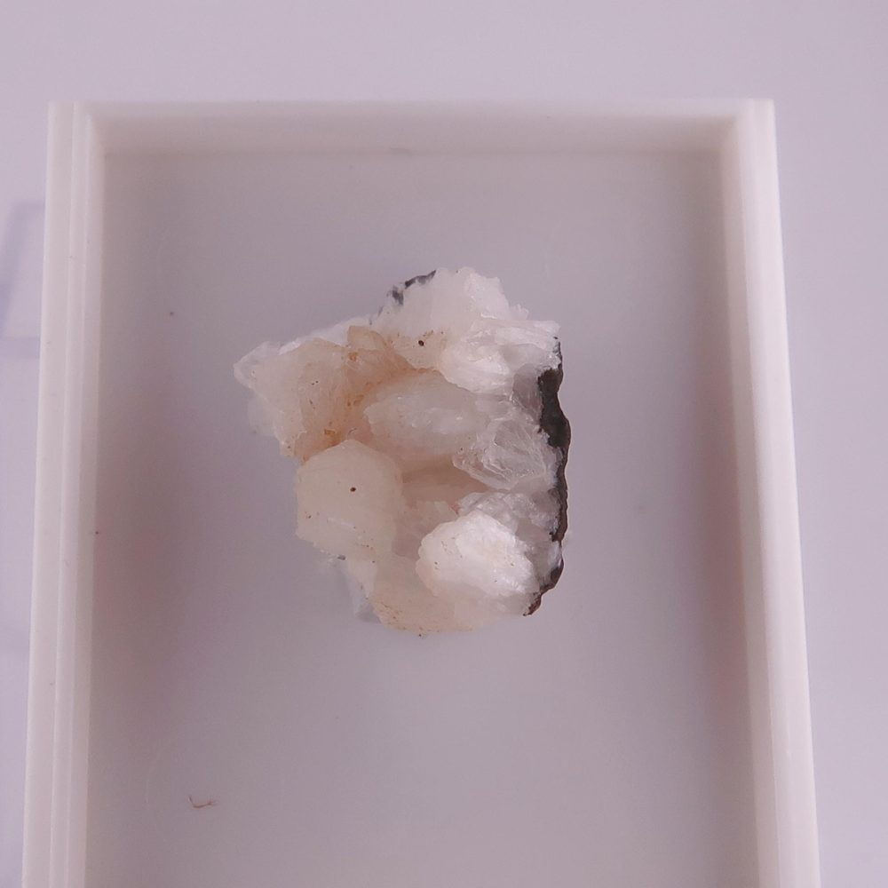 stilbite and stellerite from eskifjörður, iceland 