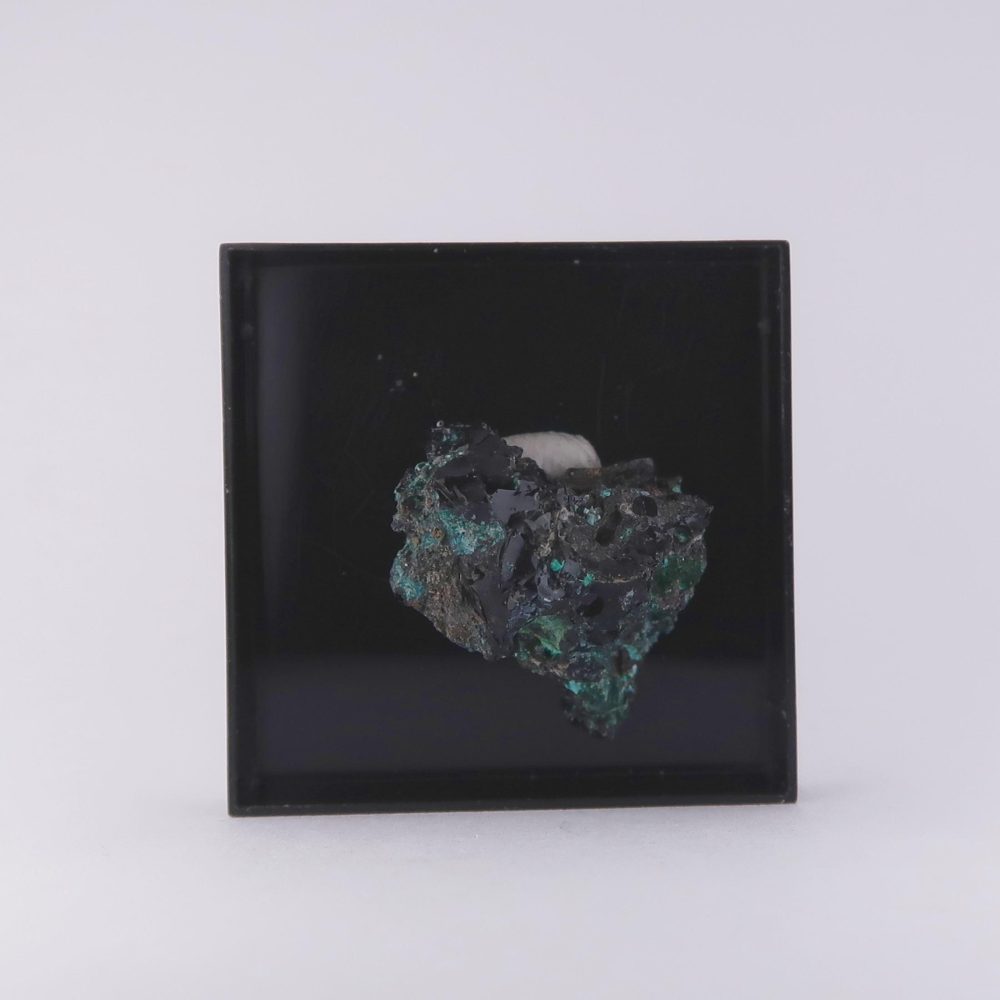 brochanthite from haltcliffe copper smelter, cumbria