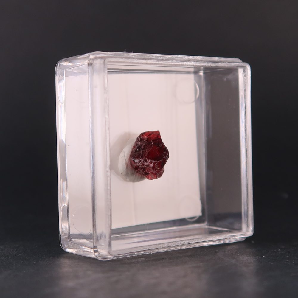Garnet from Serrote Redondo, Brazil