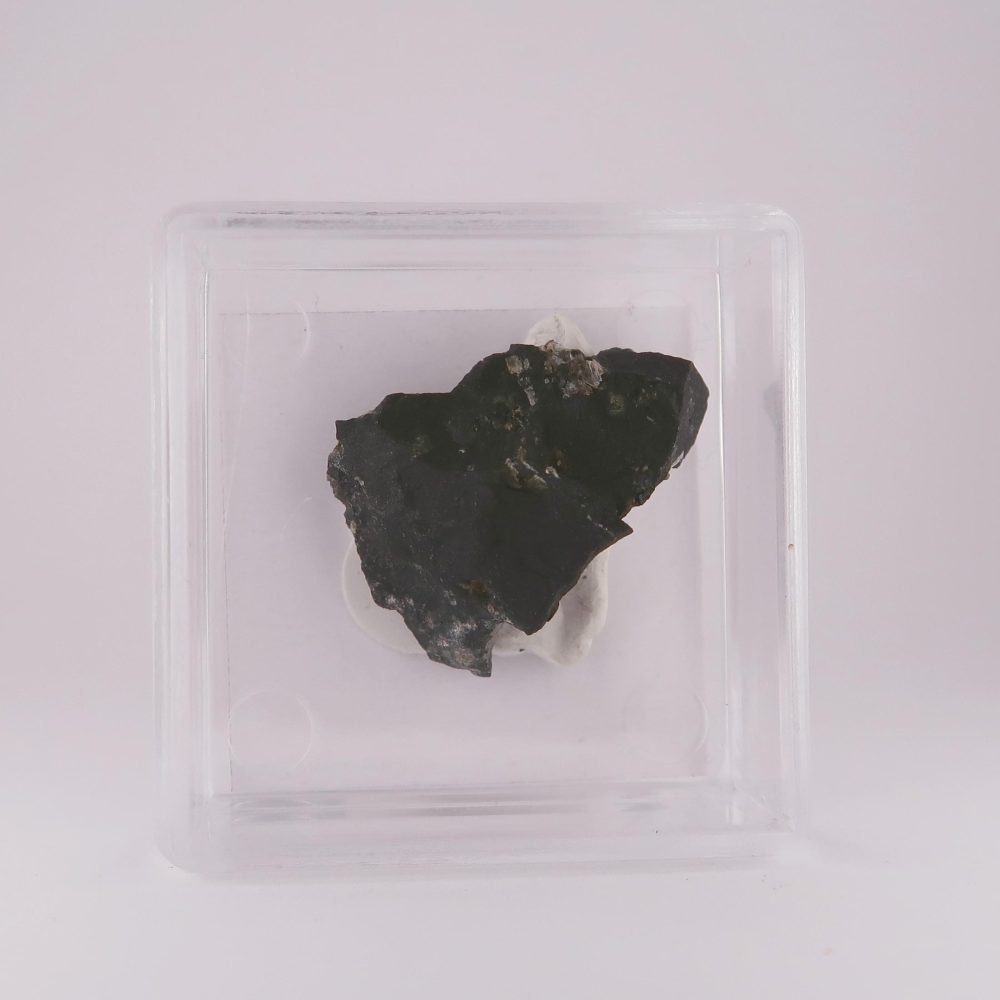olivine in basalt from mýrdalsjökull, iceland
