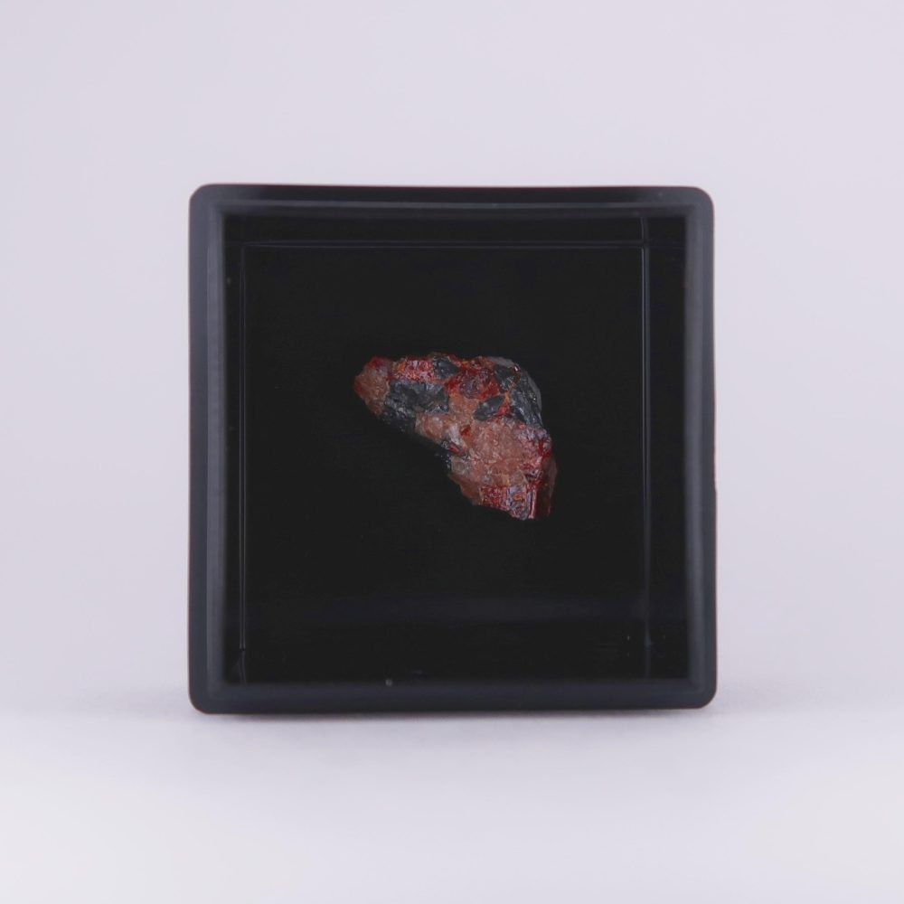 tephroite and zincite from sterling mine, usa