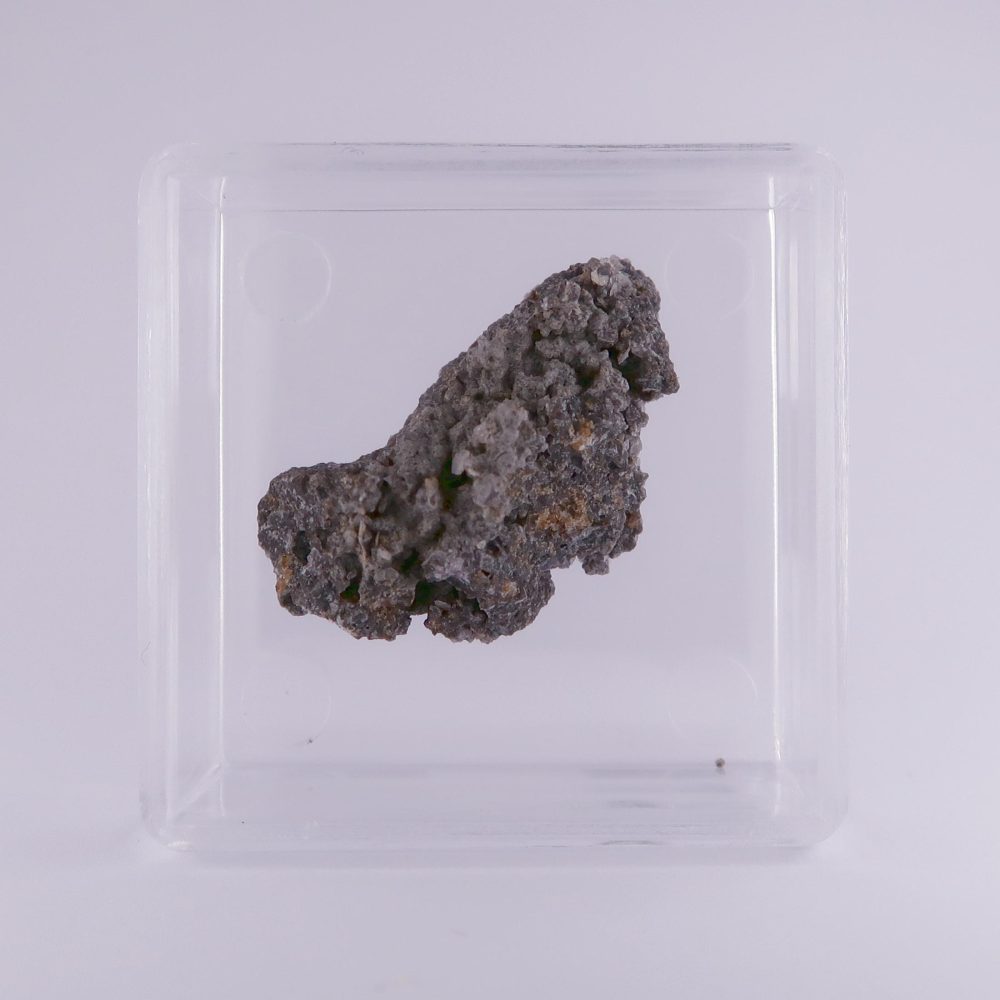 tridymite and cristobalite from vechec quarry, slovakia 2