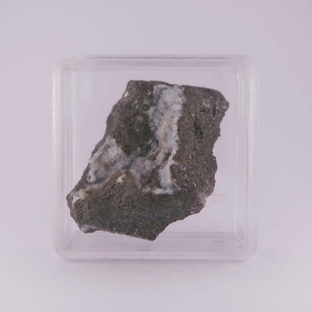 gismondine and phillipsite from graulay quarry, germany