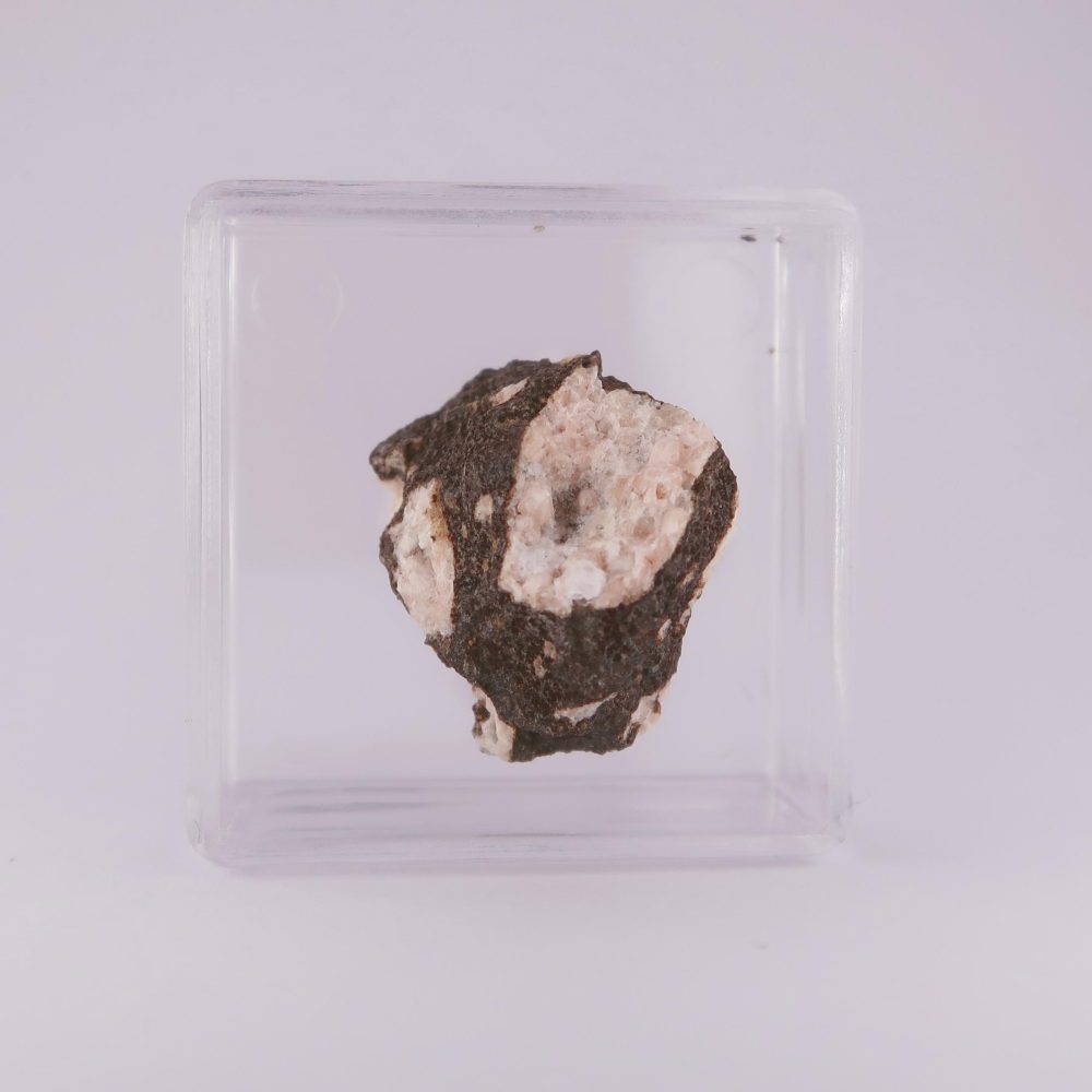 gmelinite k and analcime from fara vicentino, italy