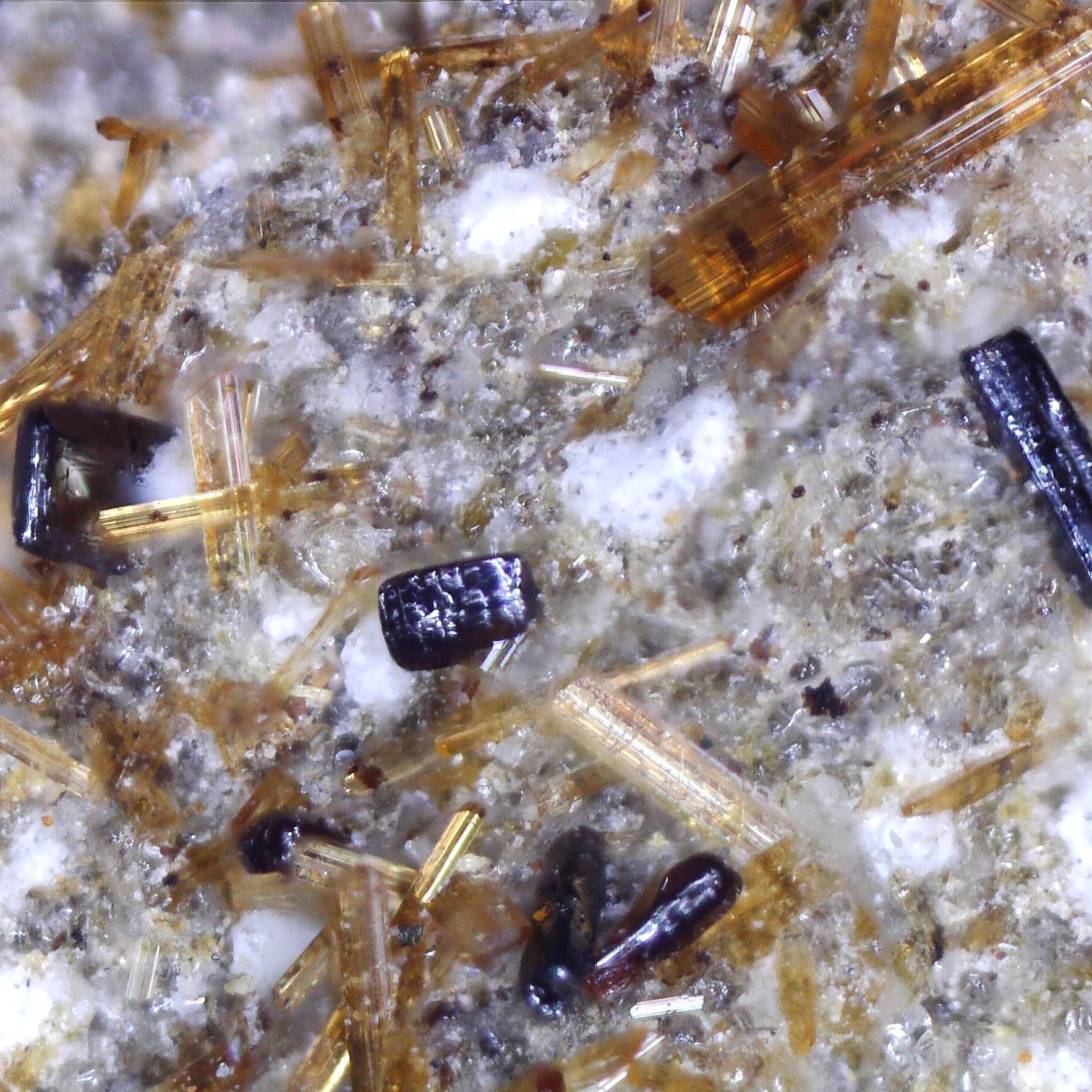 enstatite, pseudobrookite, rhonite from nickenicher sattel, germany