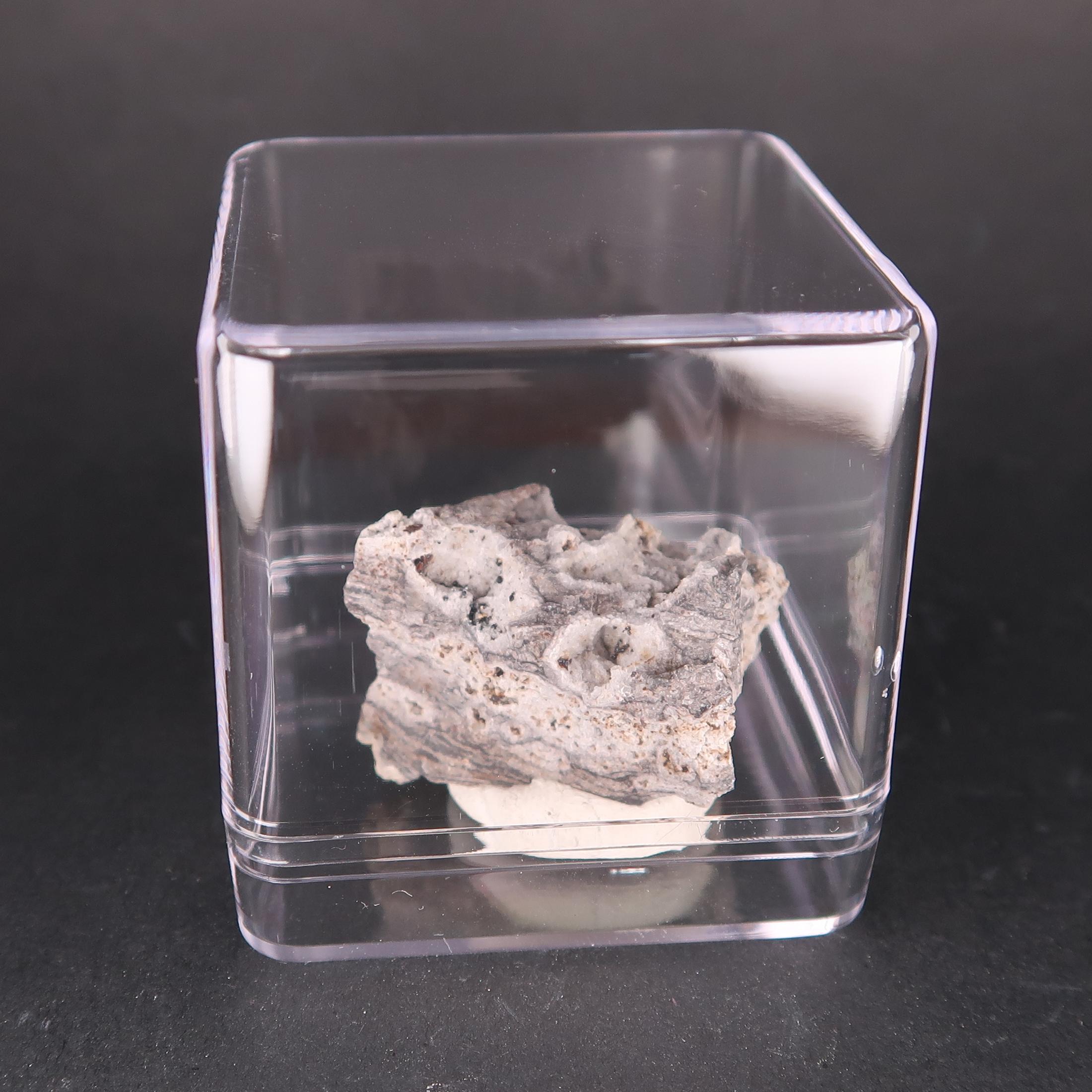 plastic display boxes