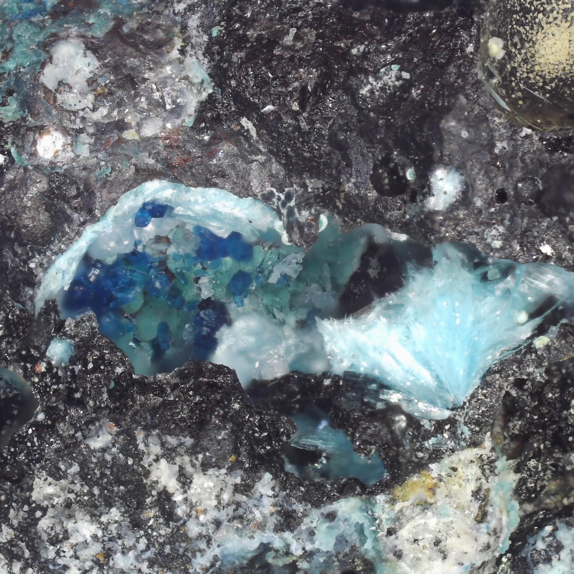 serpierite and wroewolfeite from meadowfoot smelter, scotland #1 19.5x13.7x8.7mm