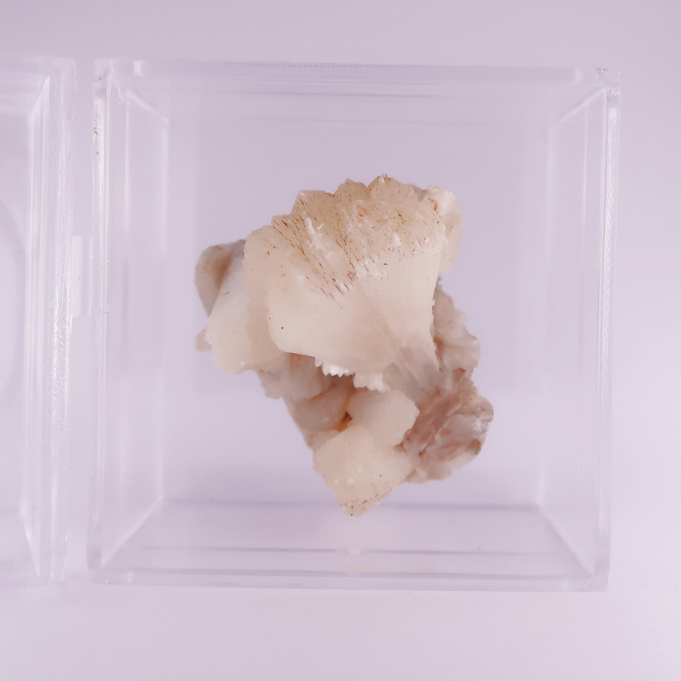 stilbite from loch greshornish, scotland