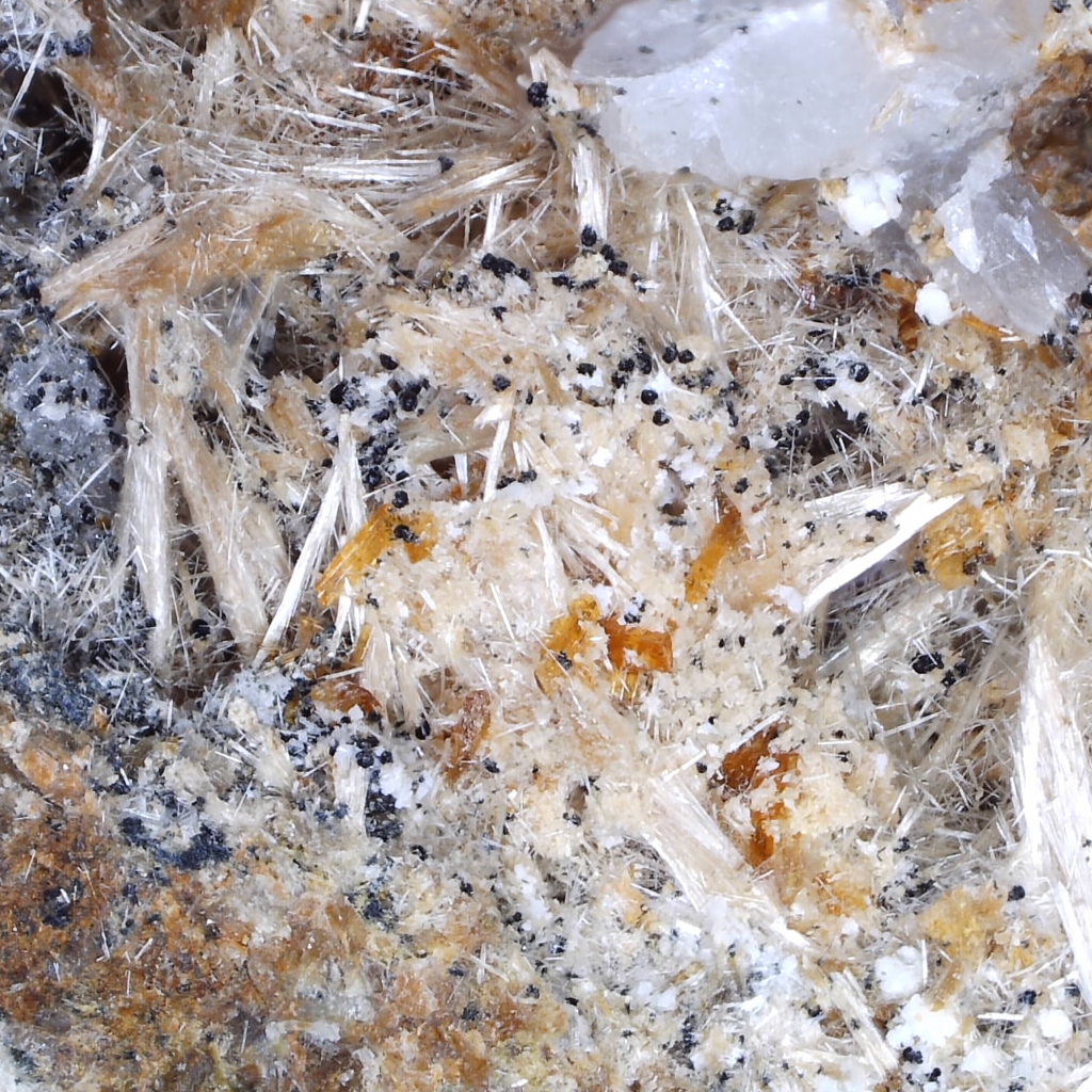 strunzite and laueite from palermo mine, usa