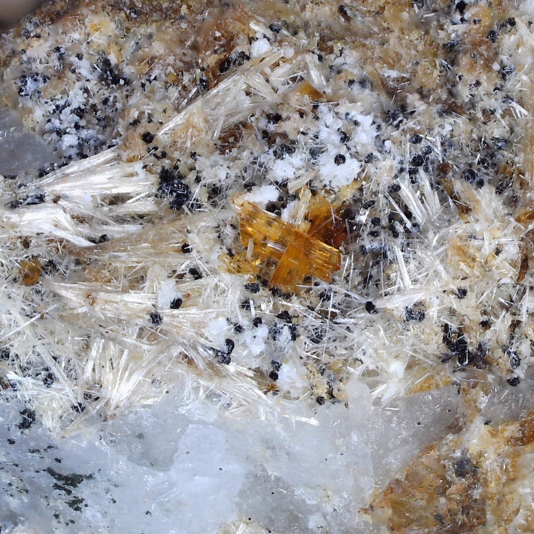 strunzite and laueite from palermo mine, usa